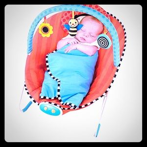 Sassy Cuddle Bug Bouncer**hold